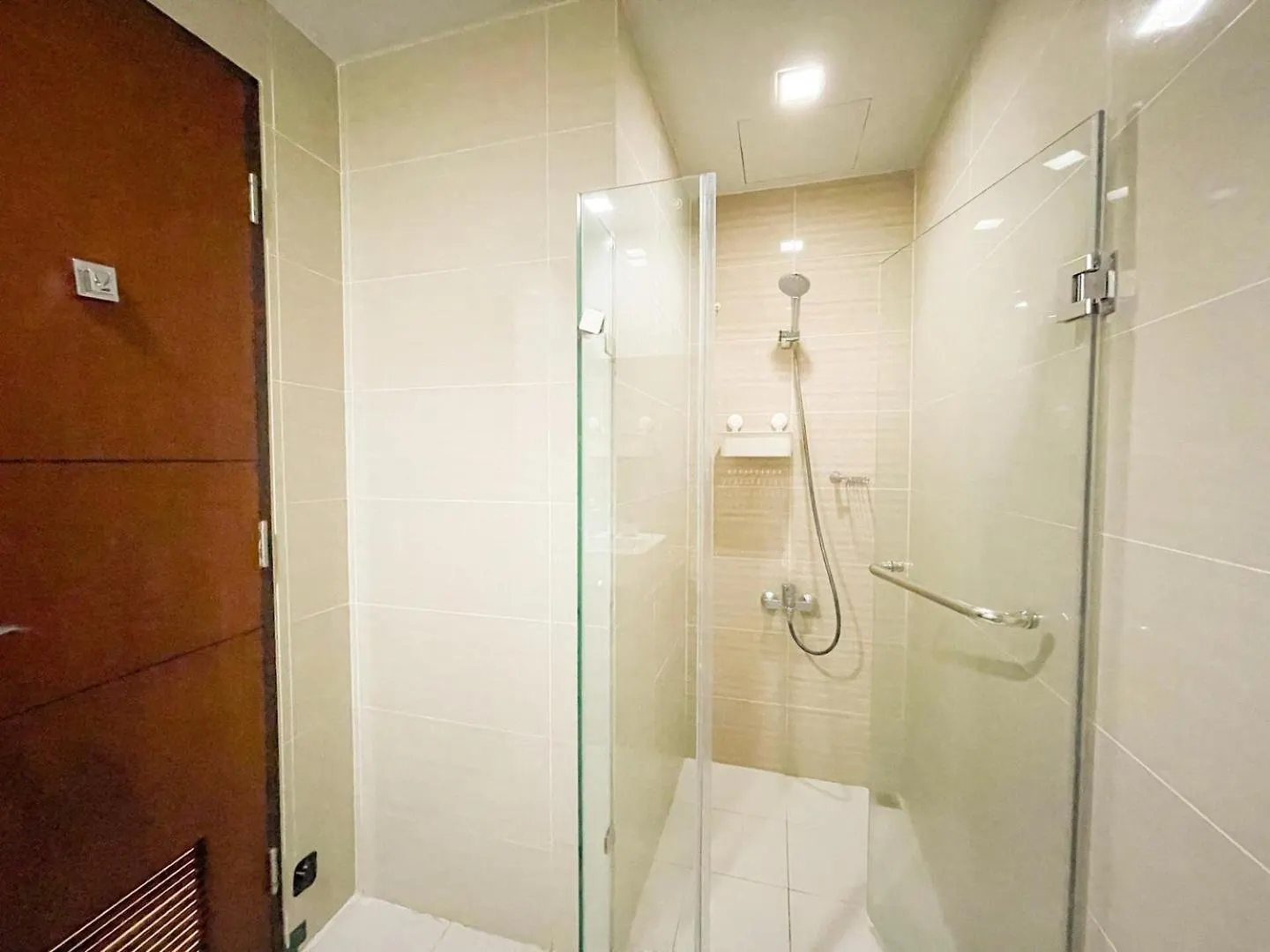 Luxury Bgc Condo Across Uptown Mall #Ournw19A 马尼拉
