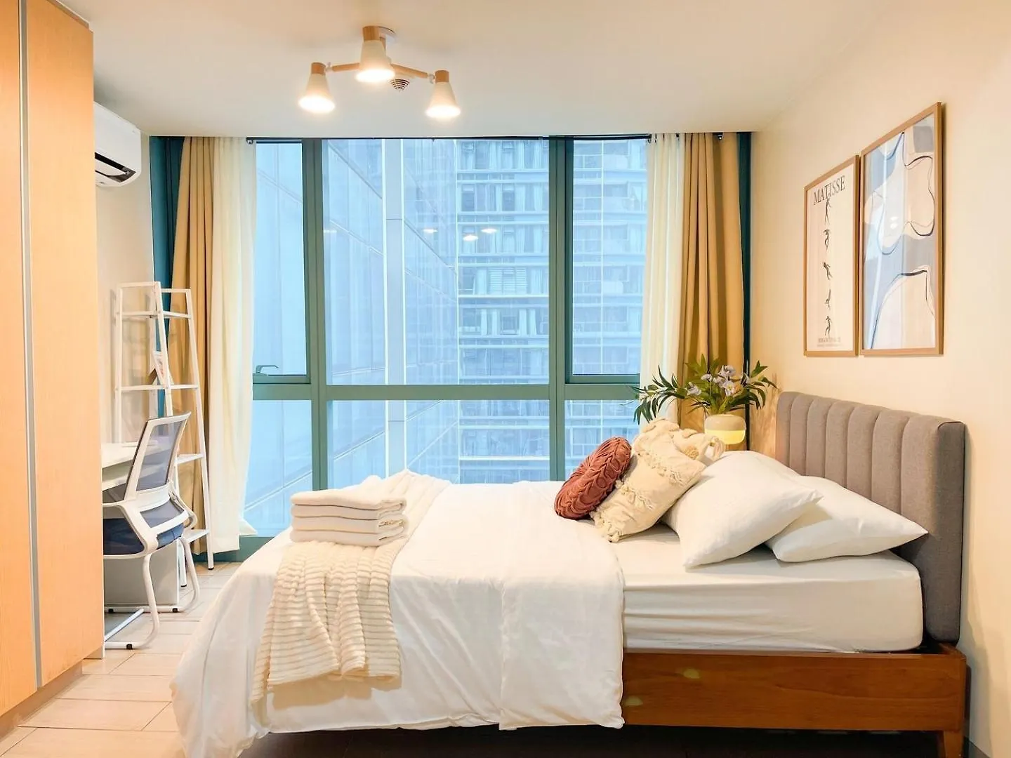 Luxury Bgc Condo Across Uptown Mall #Ournw19A 马尼拉